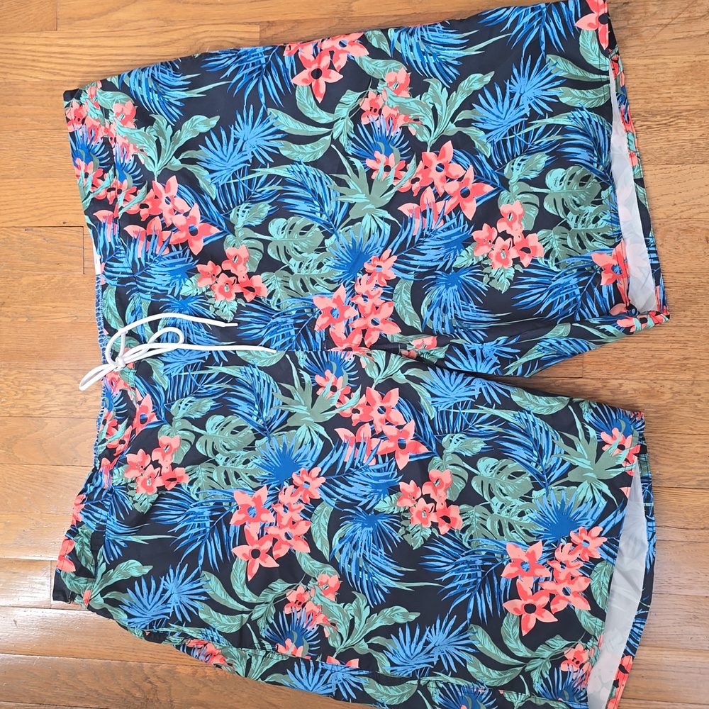 ST. JOHN'S BAY BRAND MEN'S BIG & TALL BLUE TROPICAL SWIM SHORT SIZE 4XLT